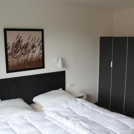 Duenenhaus 10 *